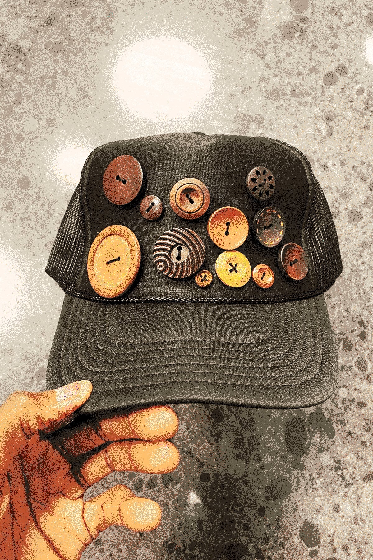 UNANNOUNCED BUTTON HAT