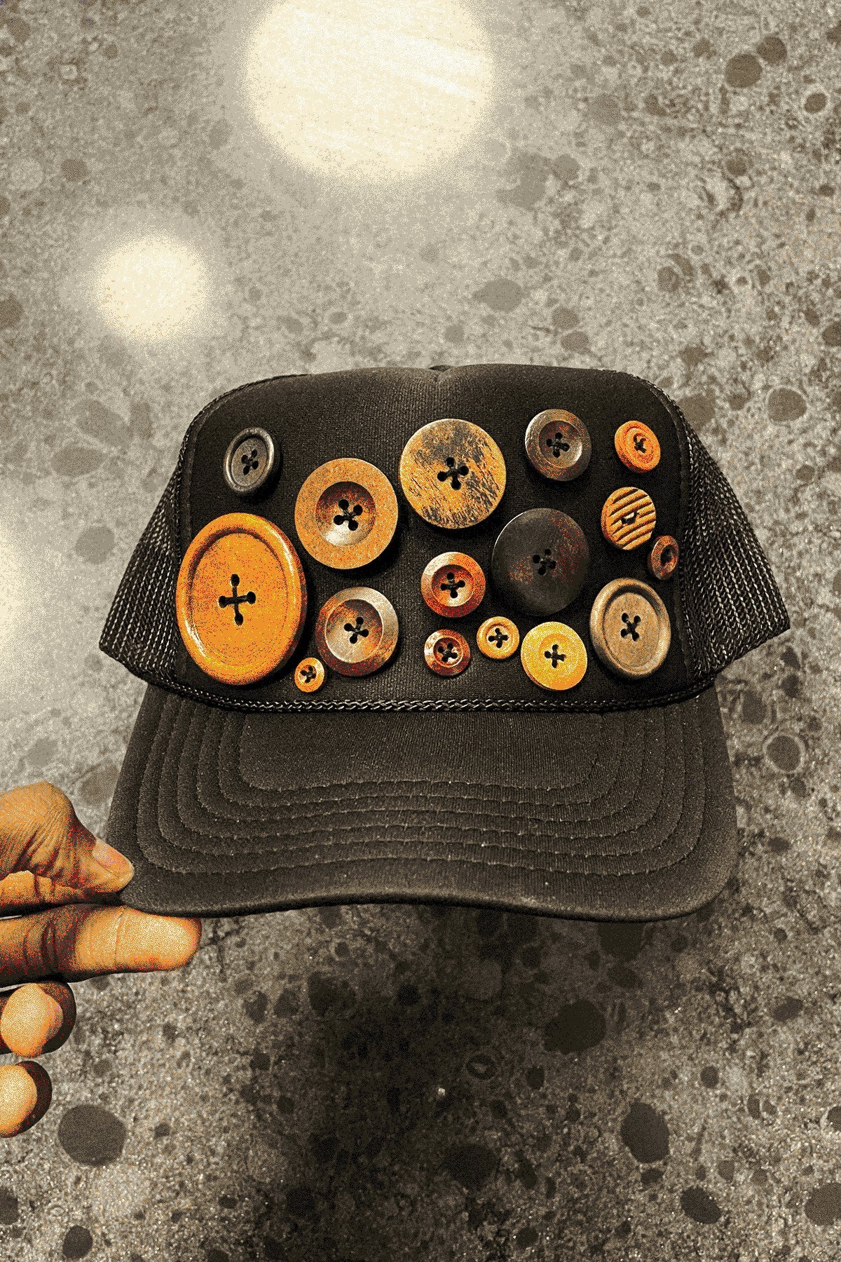 UNANNOUNCED BUTTON HAT